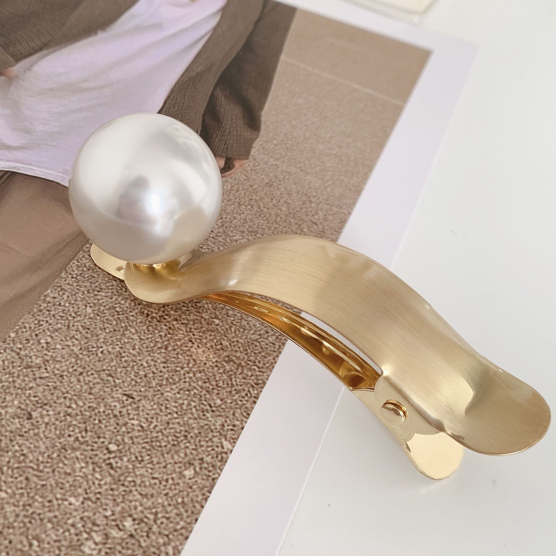 

Французский металлический зажим для волос Элегантная жемчужная заколка Зажим-уточка Женские зажимы-грипперы Заколки Аксессуары для волос Хвост Головной убор