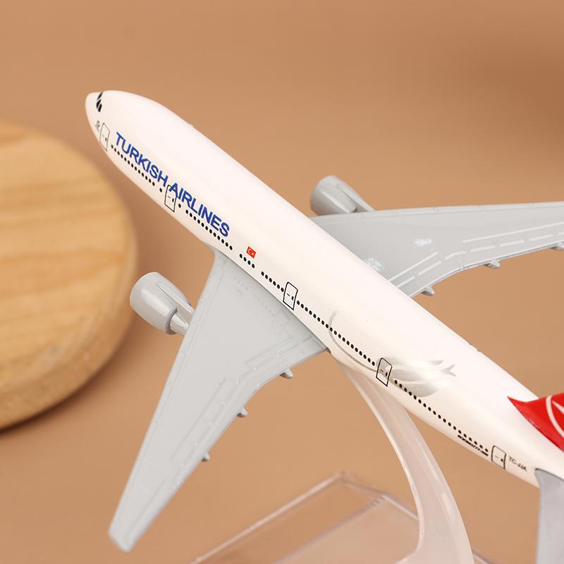 16 cm Turkish Airlines Boeing 777 Legierungs-Flugzeugmodell Maßstab 1:400 Metall Flugzeug Replika Diecast Flugzeug Luftfahrt Sammlerstücke