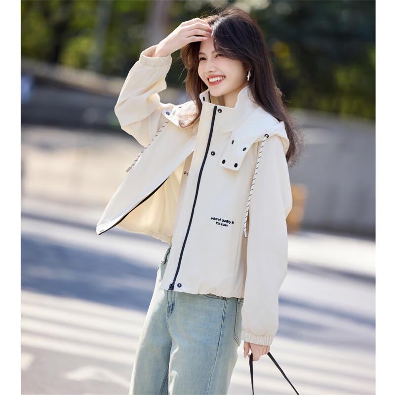 

Женская короткая куртка-ветровка с капюшоном S