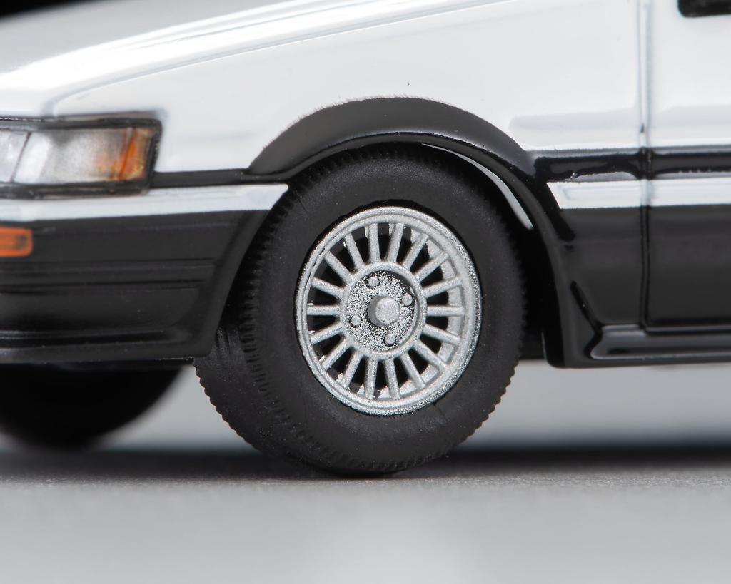 TOMYTEC Tomica Limited Vintage Neo 1/64 LV-N304c Toyota Corolla Levin 2-door GT-APEX 1985 Model White/Black (Finished Product)