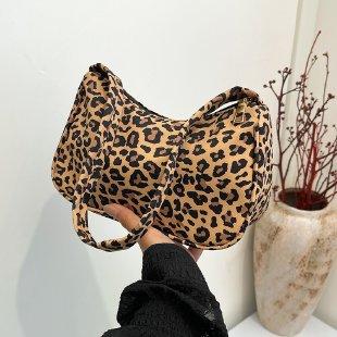 

Canvas Shoulder Bag with Adjustable Strap Leopard Print Pattern Lightweight Durable Fabric Crossbody Bag for Everyday Use and Travel One Size