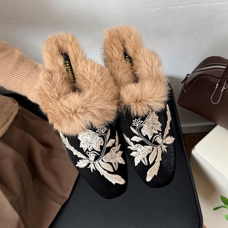 Fashion Women Slippers Winter Warm Plush Lined Women Cotton Slippers Embroidery Flat Mules Shoes Comfortable Pointy Toe Slides Women