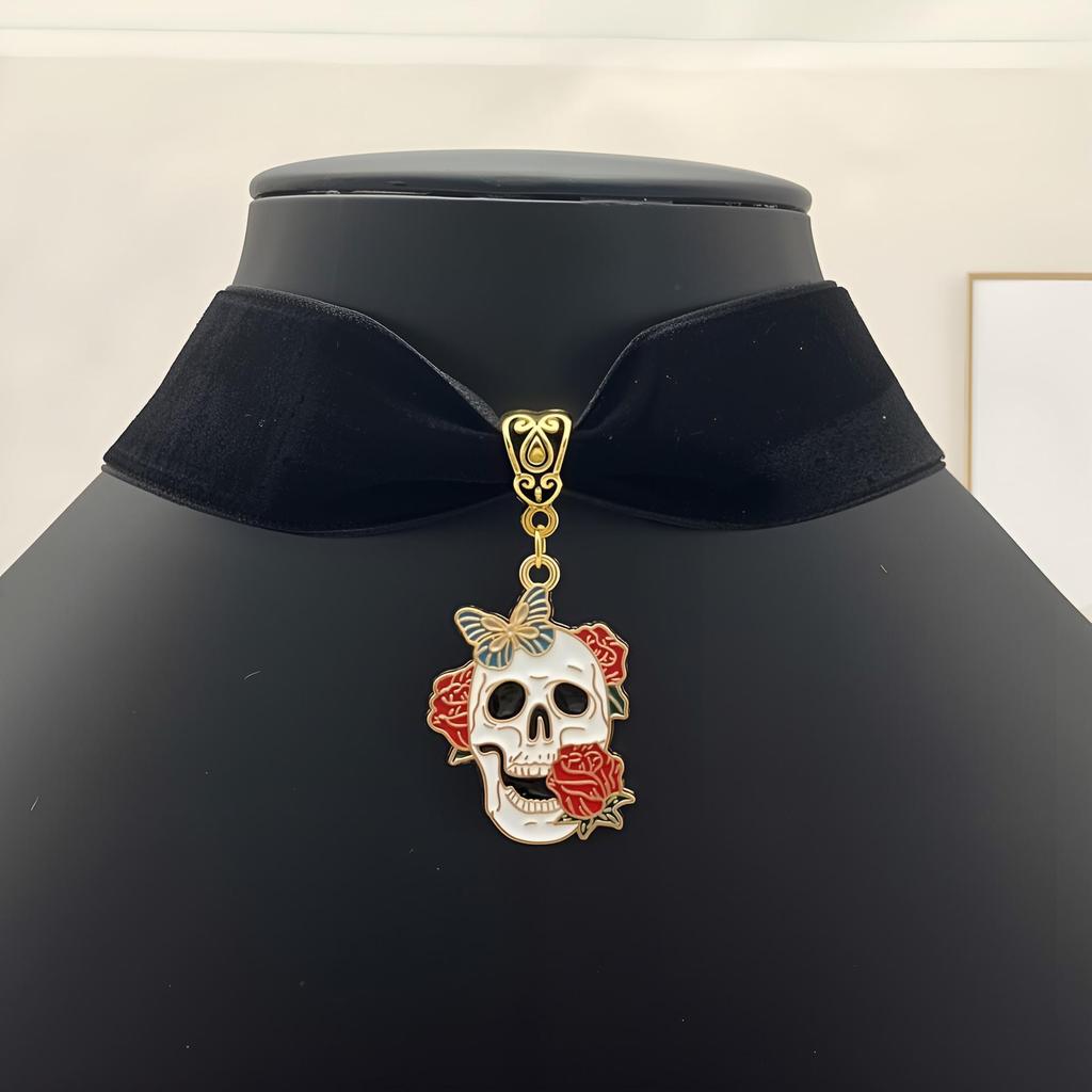 Gothic Winged Skull Heart Pendant Velvet Choker Necklace