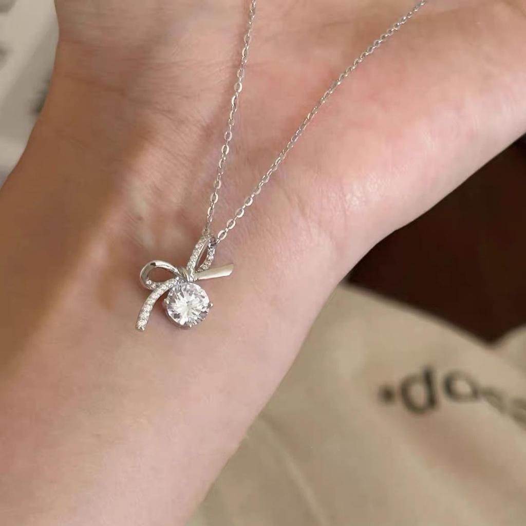 Women's Summer Bow Zircon Pendant Necklace - Sweet, Versatile, Light Luxury Clavicle Chain Gift for Best Friend.