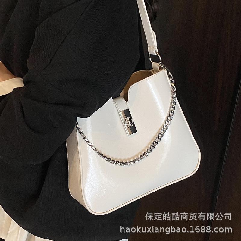 Premium commuter large-capacity bag women's 2025 new summer versatile shoulder messenger bag mother bucket bag