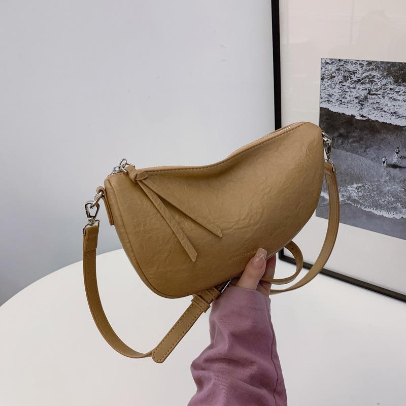 Casual Bag Women's New Simple and Fashionable Retro Shoulder Messenger Bag Niche Large-capacity Dumpling Bag