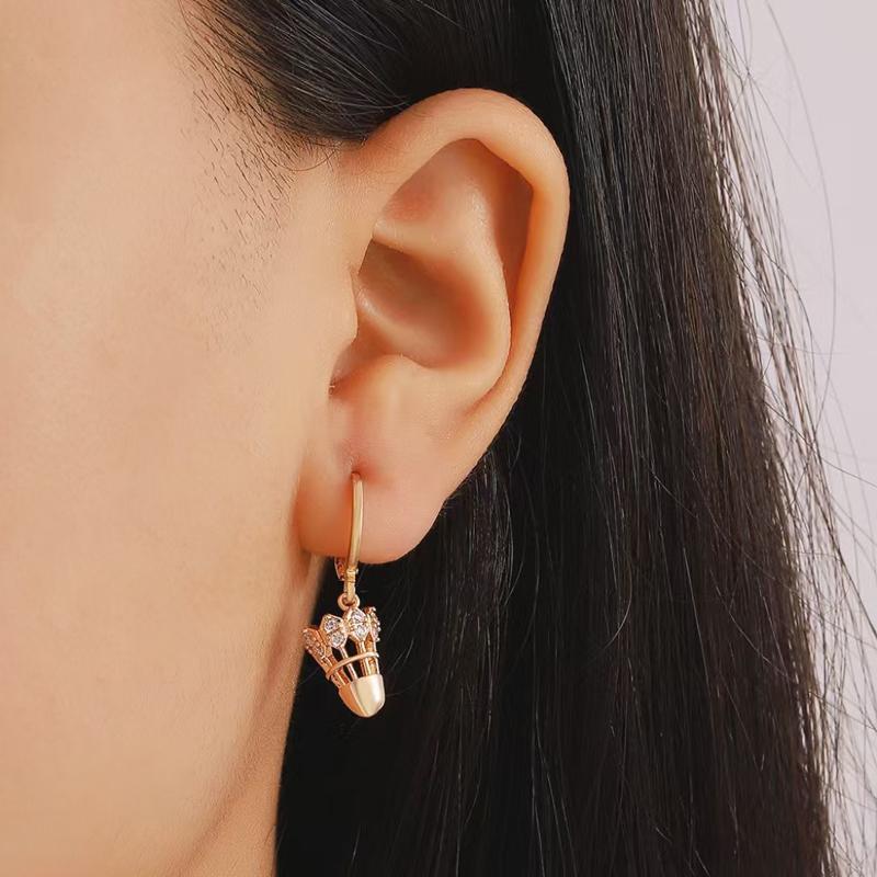 

Creative Stainless Steel Centipede Stud Earrings for Women Unique Gold Color Bug Personality Ear Bone Nail Earrings Y2K Zircon