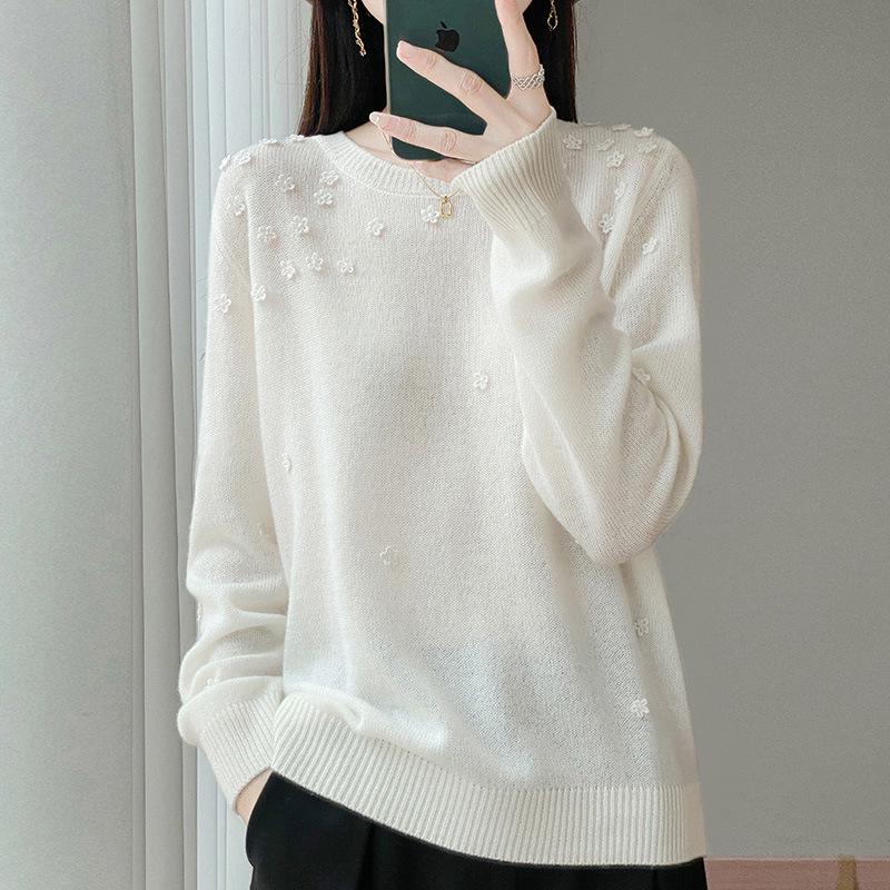 Women's Elegant Handmade Floral Wool Pullover Sweater - Round Neck, Loose Fit, Autumn/Winter.
