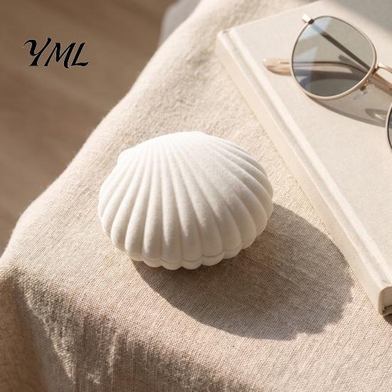 Wedding Gift Packaging Velvet Shell Jewelry Box, Portable Small Travel Organizer Case, Soft Pouch Flannel Storage Holder for Rings Earrings