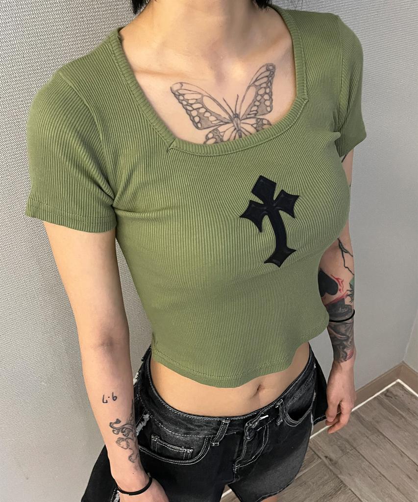 Bonseullipi Cross Square Neck T-Shirt (Green)