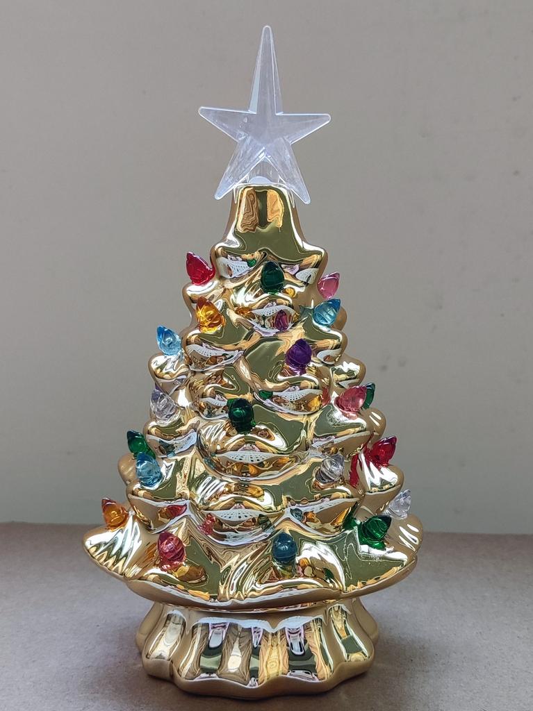 Fertige Keramik-Weihnachtsbäume Grenzüberschreitend Heiß verkaufte Weihnachtsbaum-LED-Ornamente Keramik-Schreibtisch-Weihnachtsdekorationen