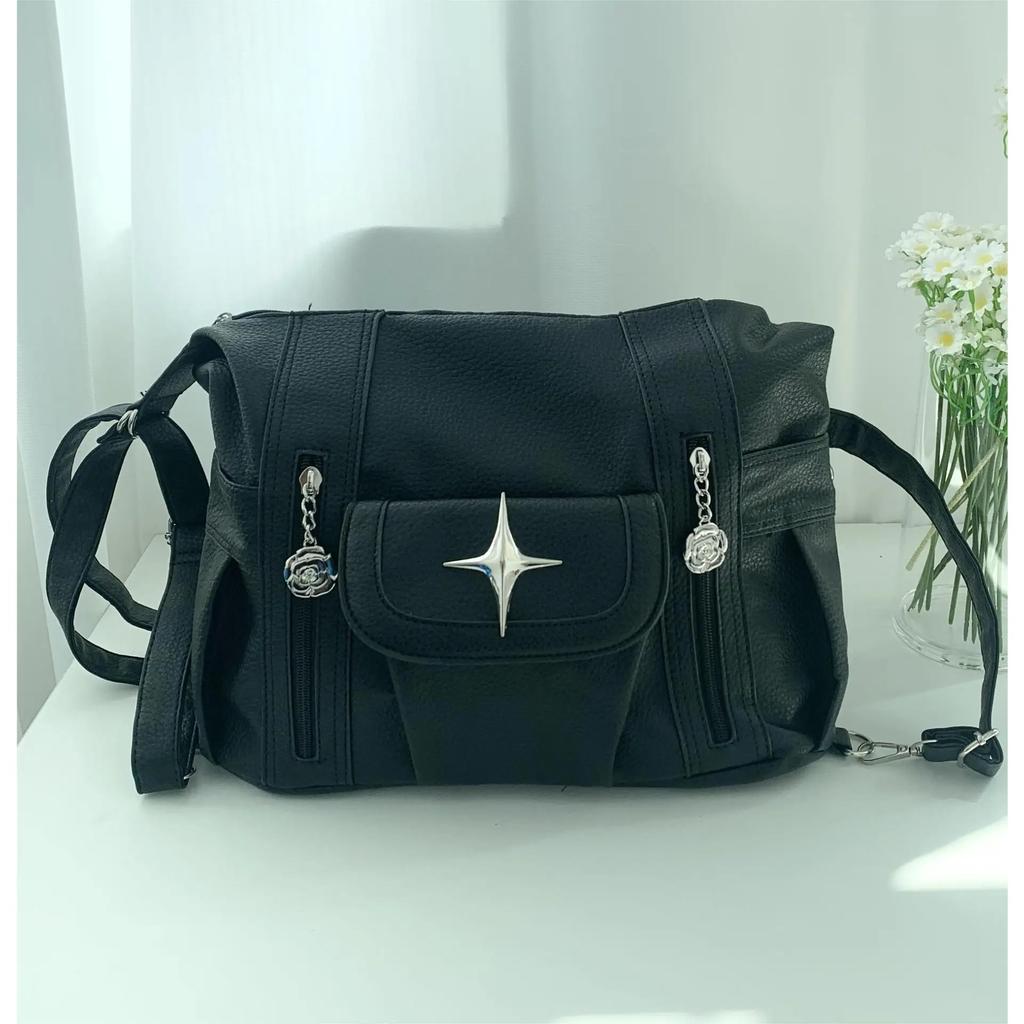 Mode Schlichte Designer Handtasche Weißes PU-Leder Cross Handtasche Y2k Große Kapazität Schultertasche Amerikanischer Stil Punk Goth