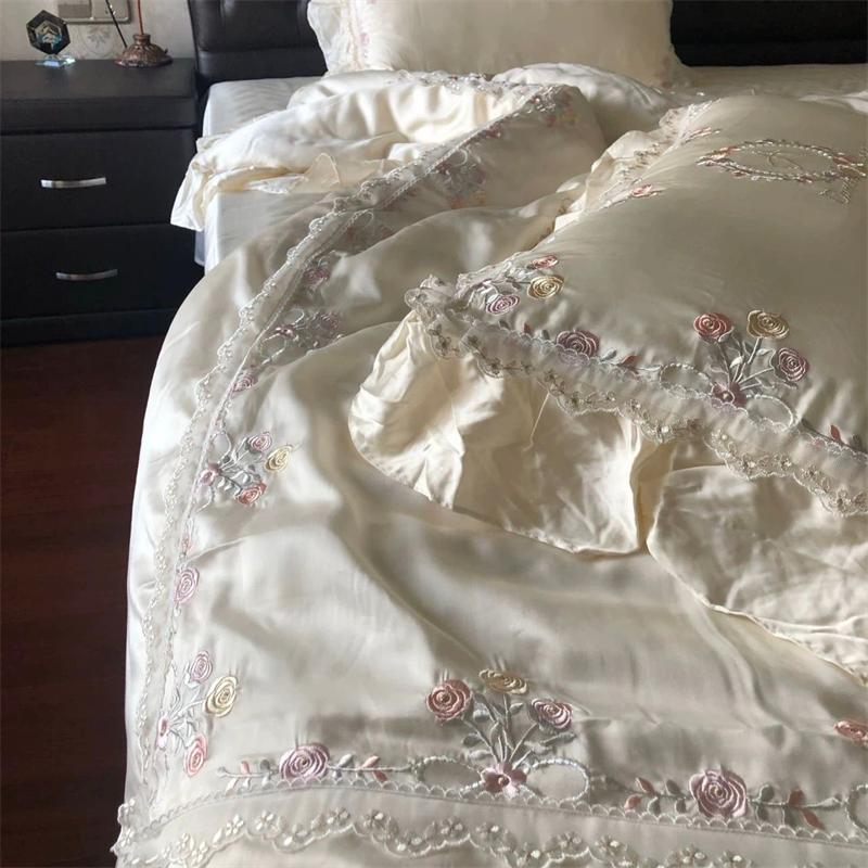 Juego de Ropa de Cama Suave y Sedoso de Fibra de Bambú Lyocell 800 Hilos Bordado Floral Rosa Volantes de Encaje Funda Nórdica Sábana Plana/Bajera Fundas de Almohada