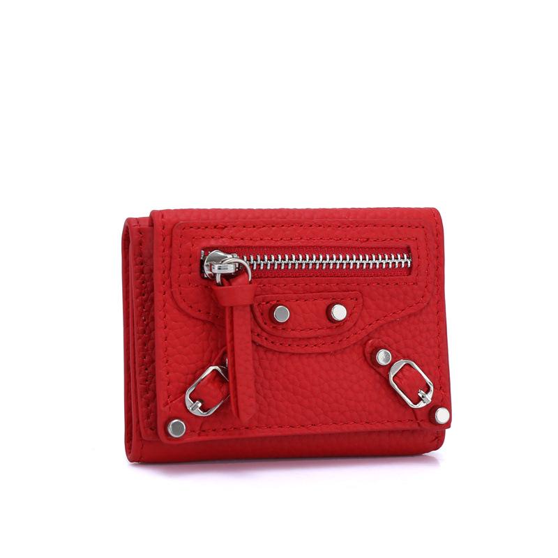 

Женский короткий кошелек из натуральной кожи с отделением для монет