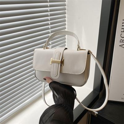 2025 Summer New Single Shoulder Underarm Messenger Bag Fashionable Texture Retro Small Bag Women's Simple Foreign Style Small Square Bag