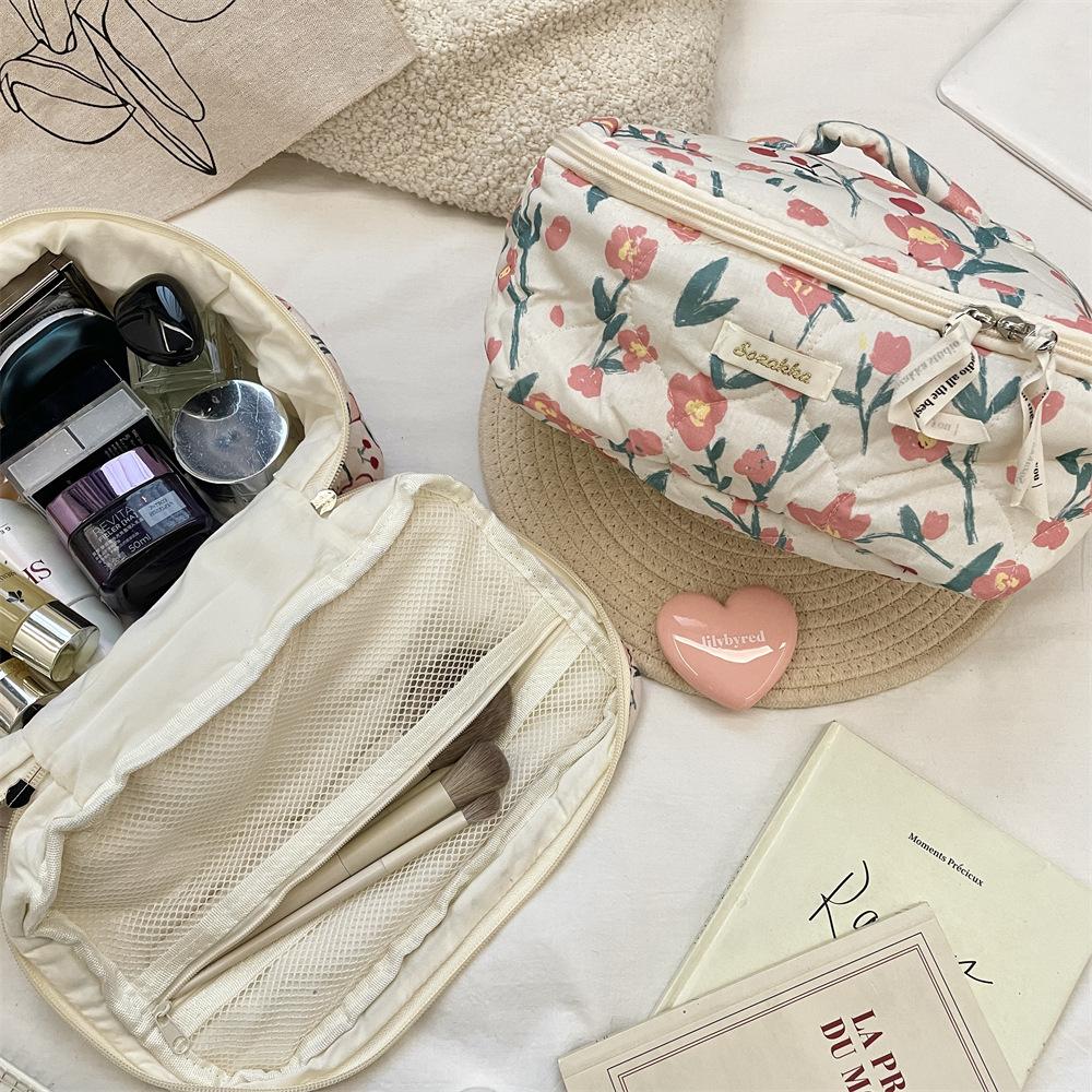 New Portable Travel Bag, Large-capacity Toilet Bag, Women's Lipstick Storage, Skin Care Product Storage Bag, Cosmetic Bag.