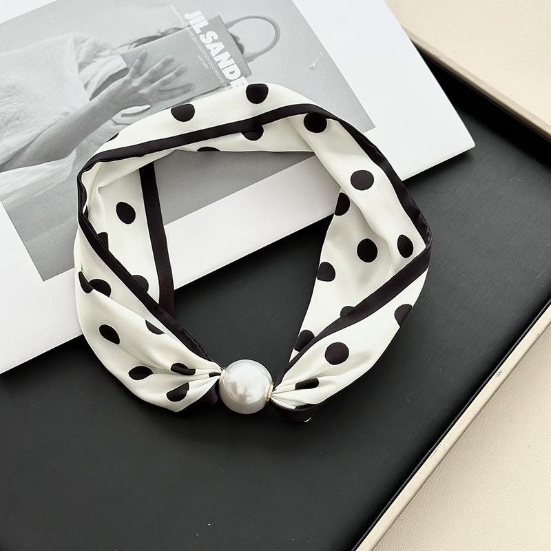 Pearl magnetic buckle small silk scarf women's lazy neck protection spring new versatile high-sense magnetic buckle necklace scarf
