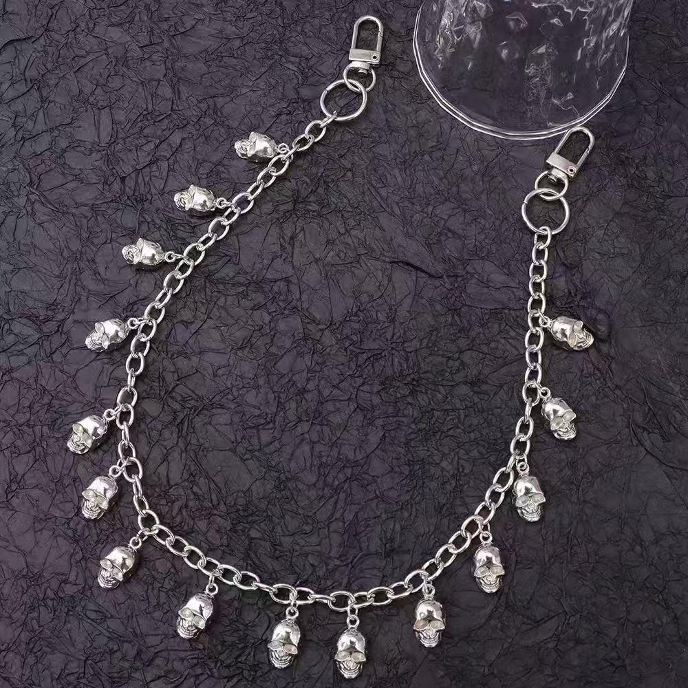 

Retro Skull Chain: Unisex Punk Metal Pants Accessory for Halloween