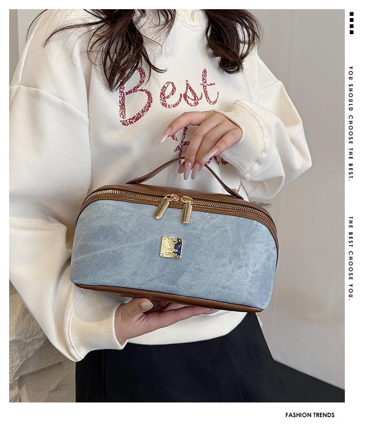 Celebrity Makeup Bag: Large Capacity Accordion Pillow Cosmetic & Toiletry Storage