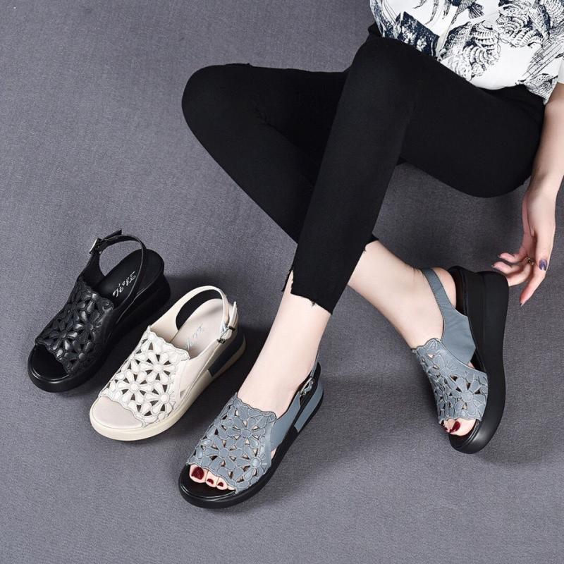 Sandali Antiscivolo con Zeppa per Donna, Nuovo Stile di Sandali Casual Intagliati che Aumentano l'Altezza per Donna nell'Estate 2025