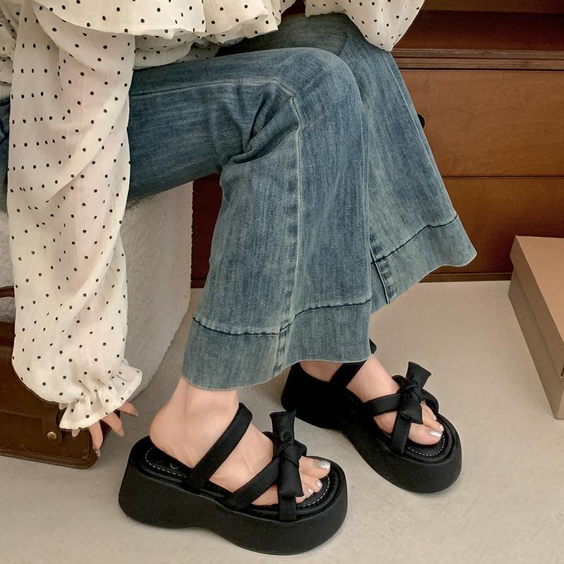 Internet celebrities popular versatile non-slip thick-soled slippers women's summer wear 2025 new white heightening cool slippers
