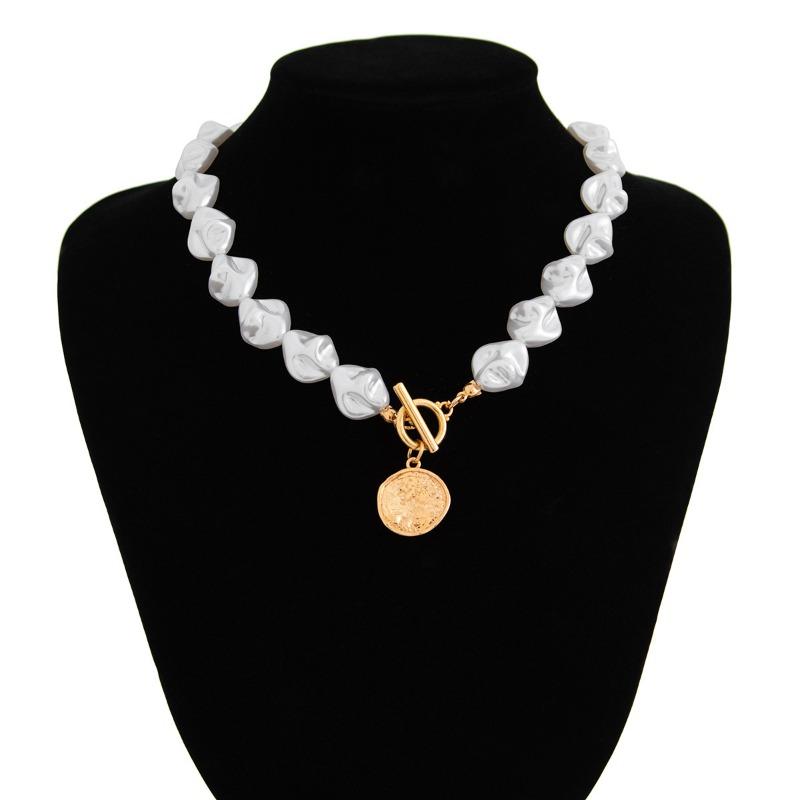 Fashion Irregular Shaped Faux Pearl Light Luxury Metal Clavicle Necklace Jewelry