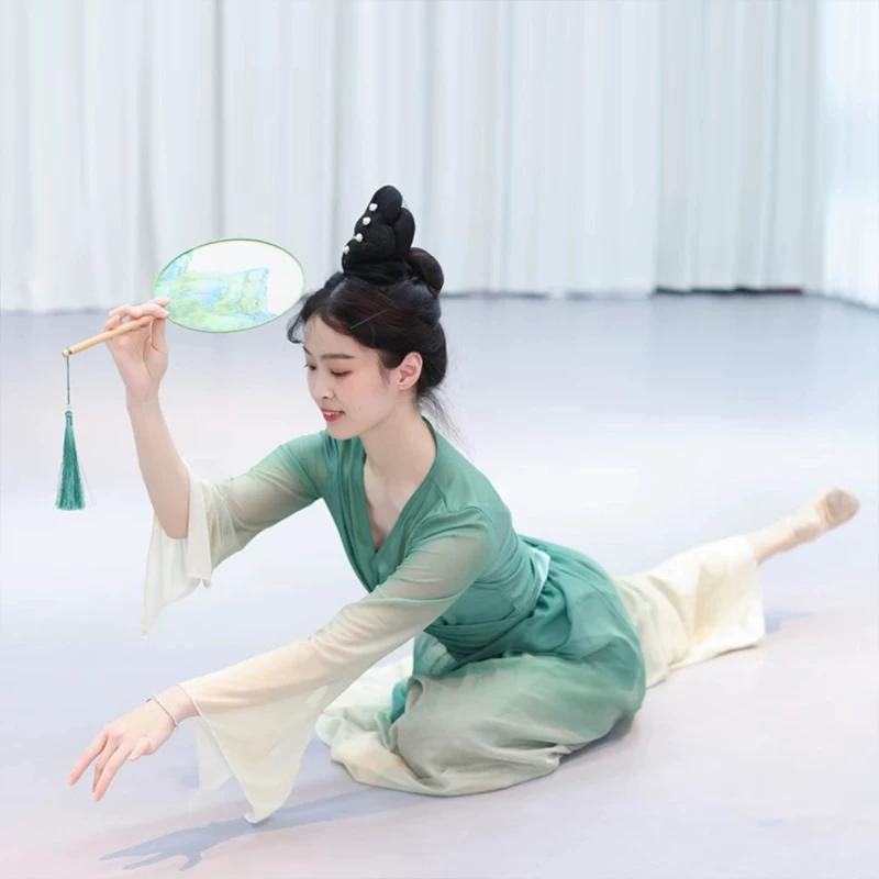Chinesisches Klassisches Tanzkostüm für Damen, Farbverlauf Grün Weiß Fließendes Chiffon Übungsoutfit Mit Schlagärmeln