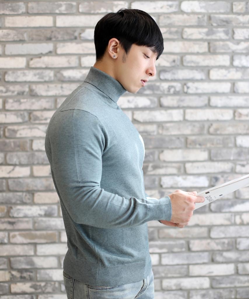 BOASTFIT Soft Muscle Fit Turtleneck Long Sleeve Knit