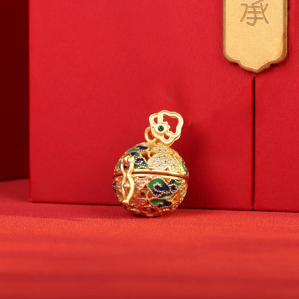 Cloisonne Hollow Auspicious Cloud Hydrangea Sachet Pendant Women's Retro Law Gold Necklace Light Luxury Niche High Sense Can Be Opened