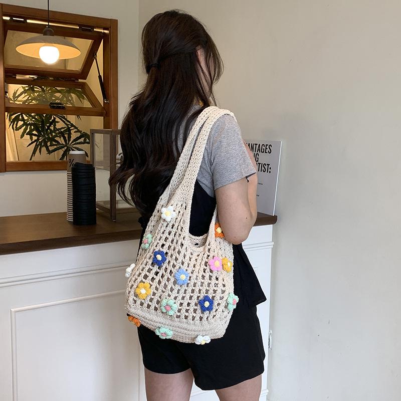 Flowers Knit Shoulder Bags for Women Hollow Design Large Capacity Ladies Tote Bag Versatile Commuter Femlae Beach Handbags