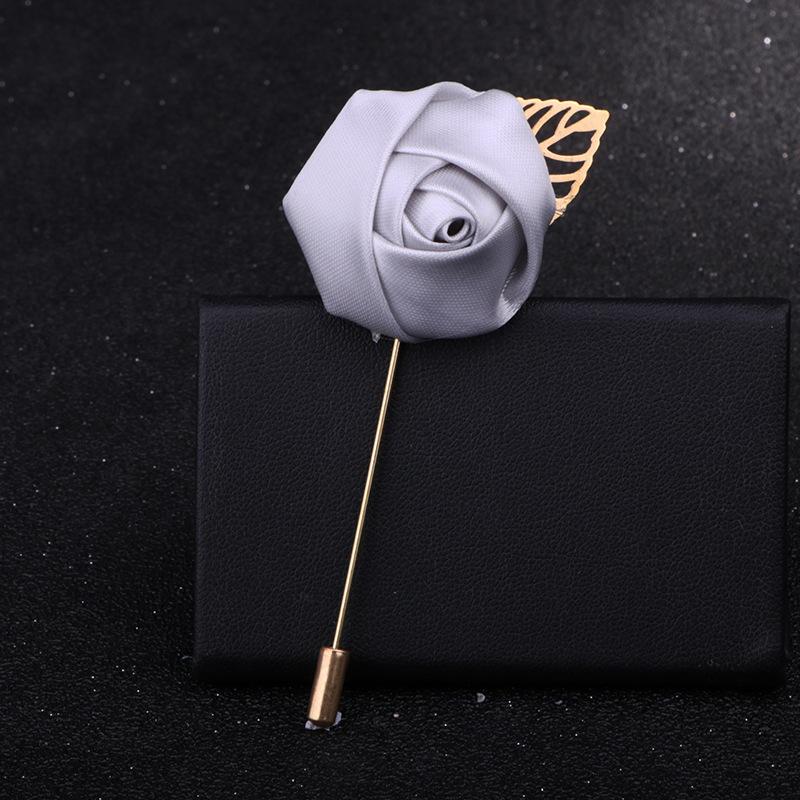 Elegant Rose Corsage Brooch Red Blossom Flower Pin with Long Needle Clasp for Women Men Versatile Lapel Accessory for Jacket Dress Suit