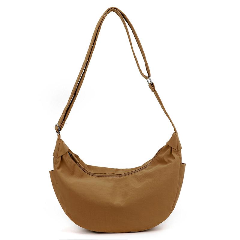 Yiran Jewelry Ring Lazy Wind Fashion Crescent Jiaozi Tas Japanse eenvoudige casual nylon schoudertas forenzentas Joker Girl Messenger Bag brown