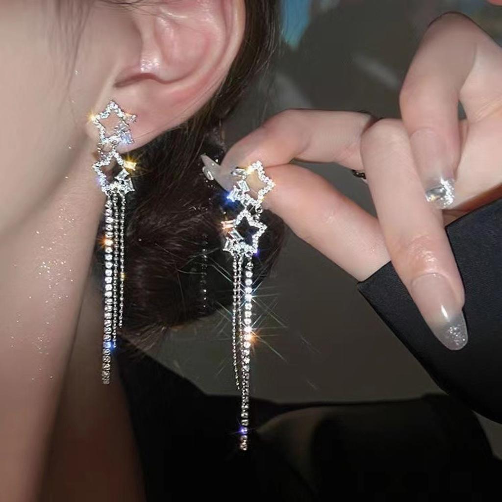 2 Pieces of Women's Fashionable Long Diamond Studded Star Tassel Earrings, Earrings, Banquet and Party Accessories
