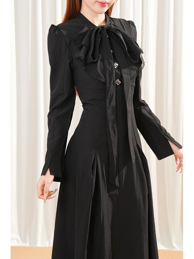 Hepburn Style Black Waist-Defining Gothic Long Dress with Peter Pan Collar