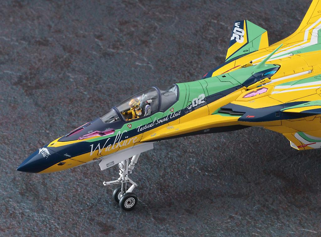 Hasegawa Macross Series Macross Delta the Movie Siegfried Kaname Buccaneer Color Scale Plastic Model 65850 VF-31F 1/72