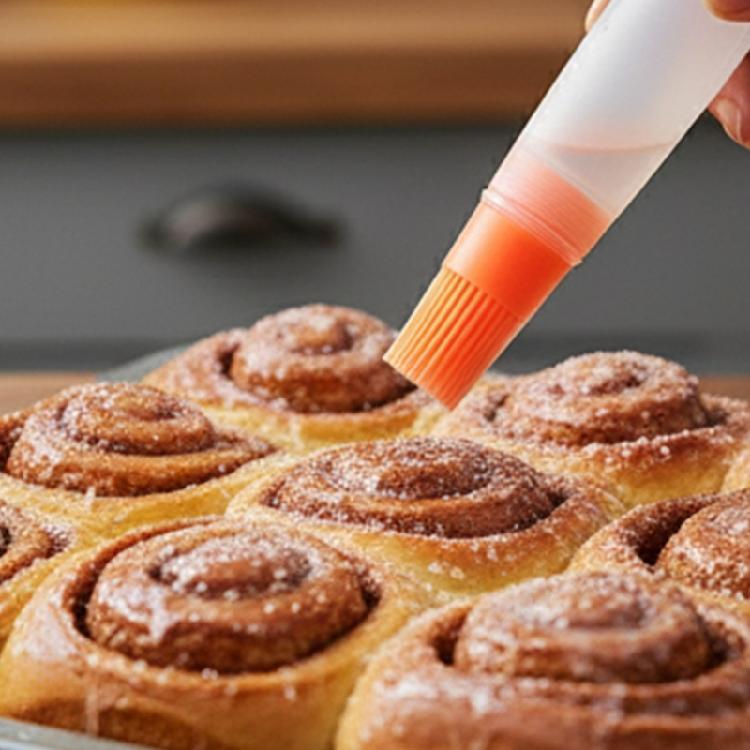 Set Of 4 Silicone Basting Brushes Oil Bottle with Lid Kitchen Essential With Leakproof Lid And Comfortable Handle