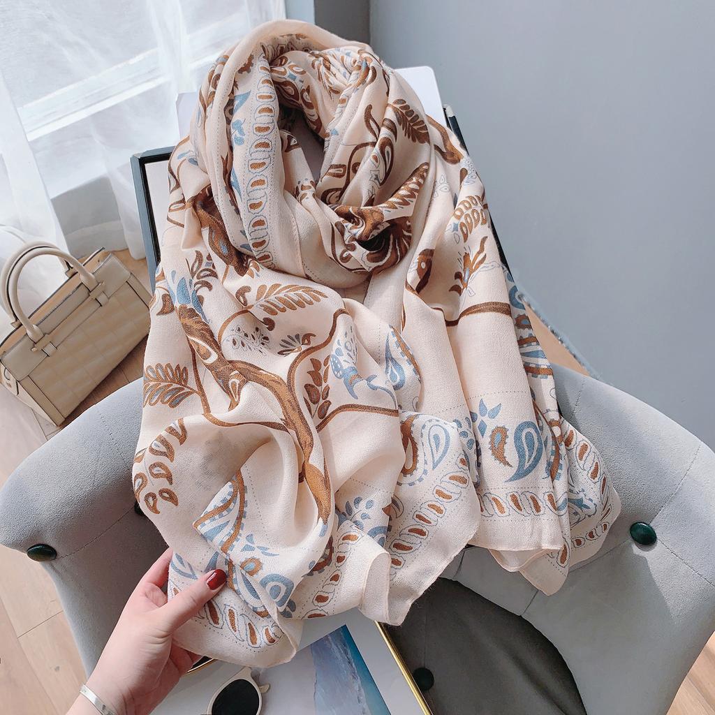 Scarf women's winter high-end fashion high-end warm shawl 2025 new cotton and linen feel versatile scarf