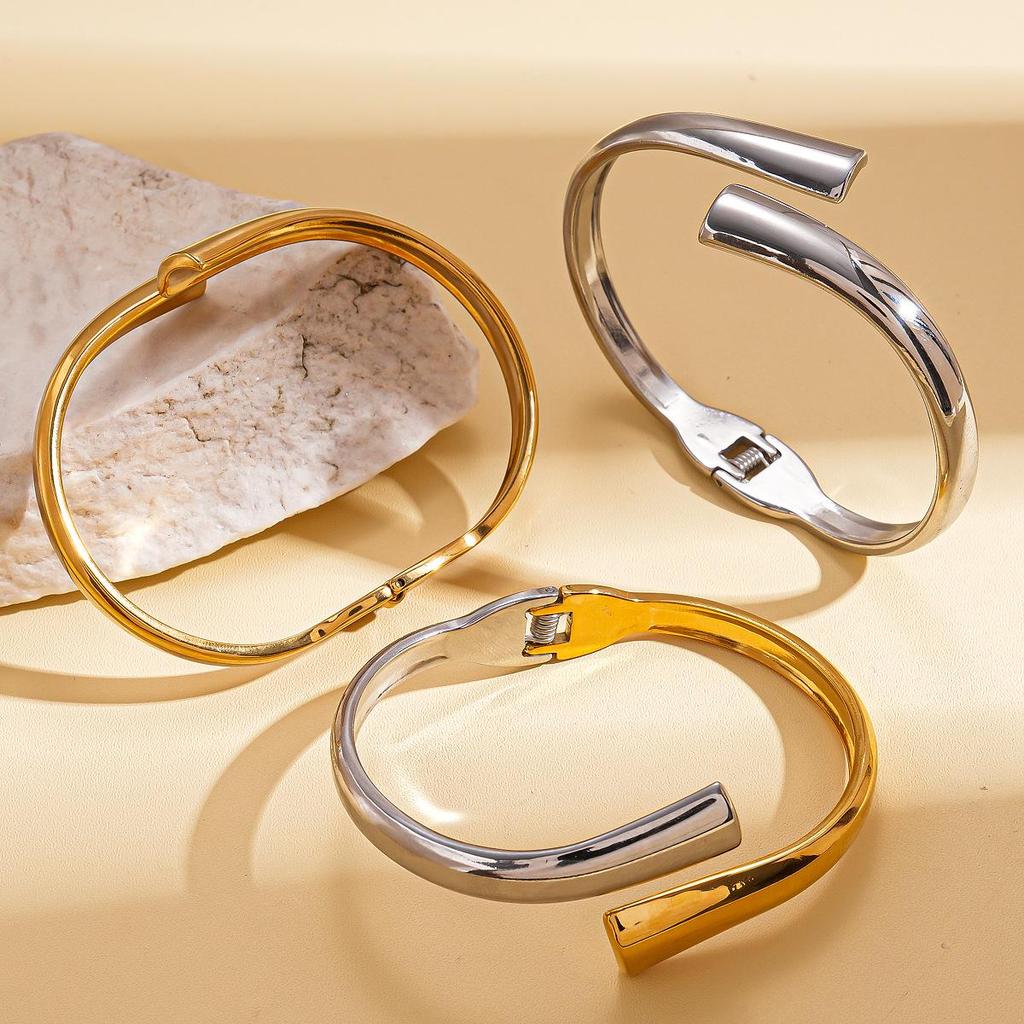 Polished Irregular Snake-Shaped Titanium Steel Bangle - European & American High-End Fashion Bracelet