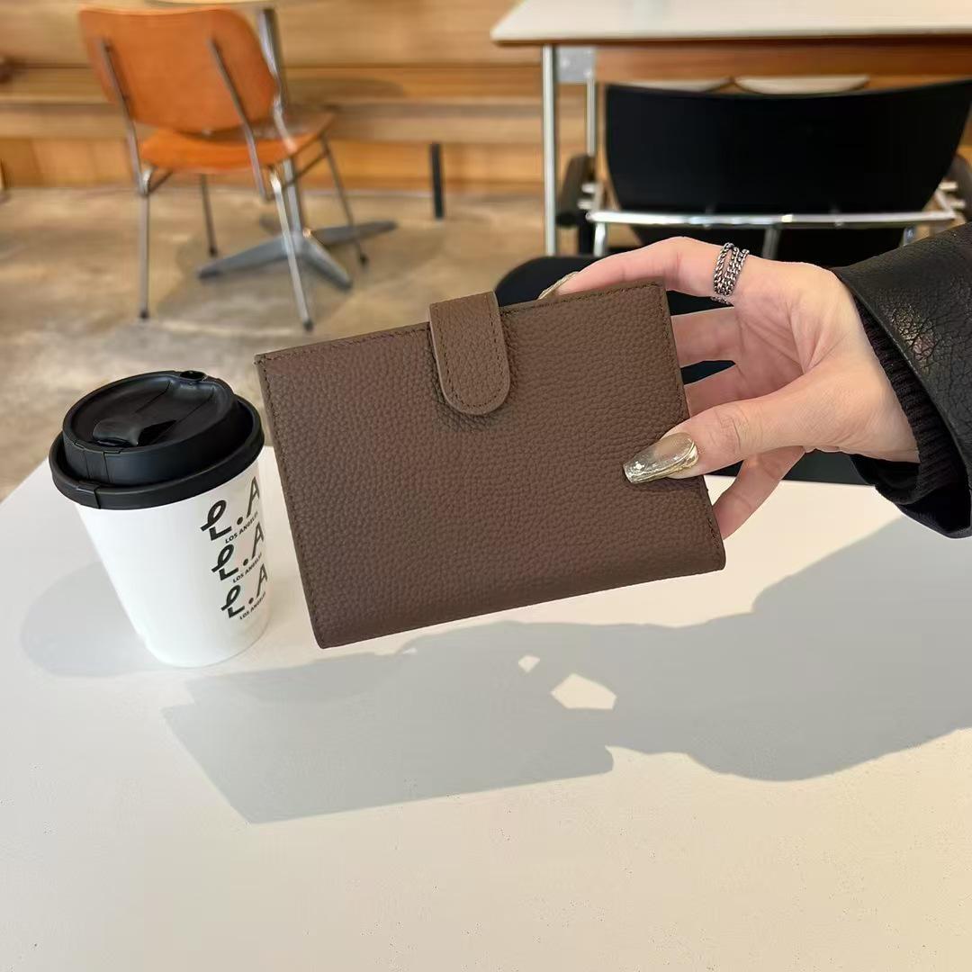 

2025 Многофункциональный держатель для паспорта из коровьей кожи высшего качества и ультратонкий кошелек для монет кофейный