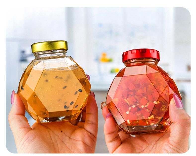 Vasetto Esagonale Premium per Miele in Vetro con Filettatura a Diamante e Coperchio in Legno, 500g