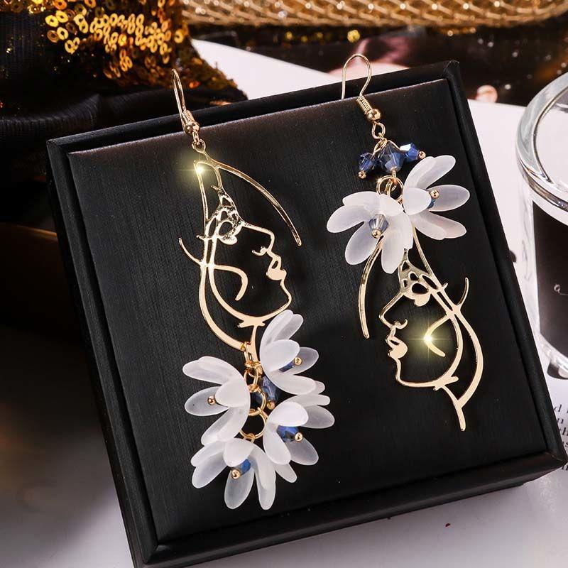 

Bohemia White Flower Asymmetry Hanging Earrings for Women Trendy Long Tassel Crystal Dangle Earring Wedding Party Jewelry Gift