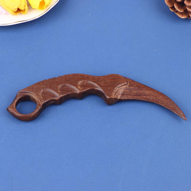 Golden Sandalwood Claw Knife, Whole Wood Carving, Wooden Handle Piece, Wooden Knife, Martial Arts Practice, Performance Training