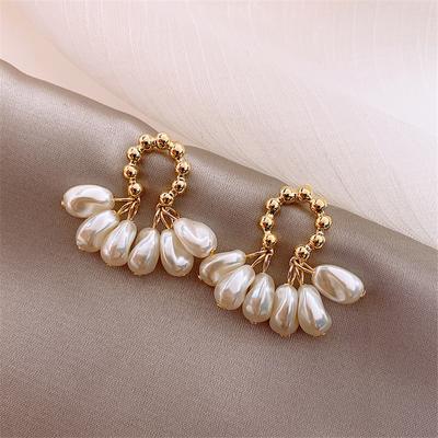 Corée du Sud Nouvelle Mode Boucles d'Oreilles Perles Baroques Tempérament Personnalité Polyvalentes Boucles d'Oreilles Pendentifs Bijoux Élégants Pour Femmes