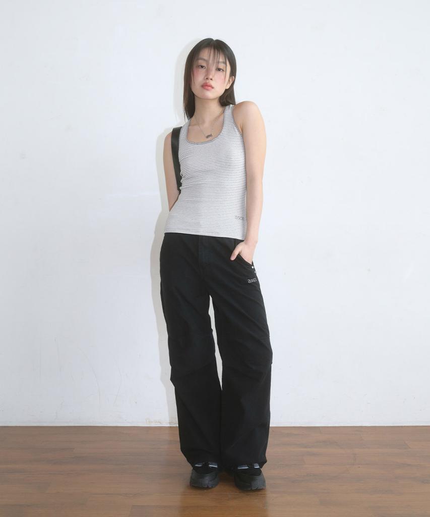Aejeuon Nell Parachute Pants / Black