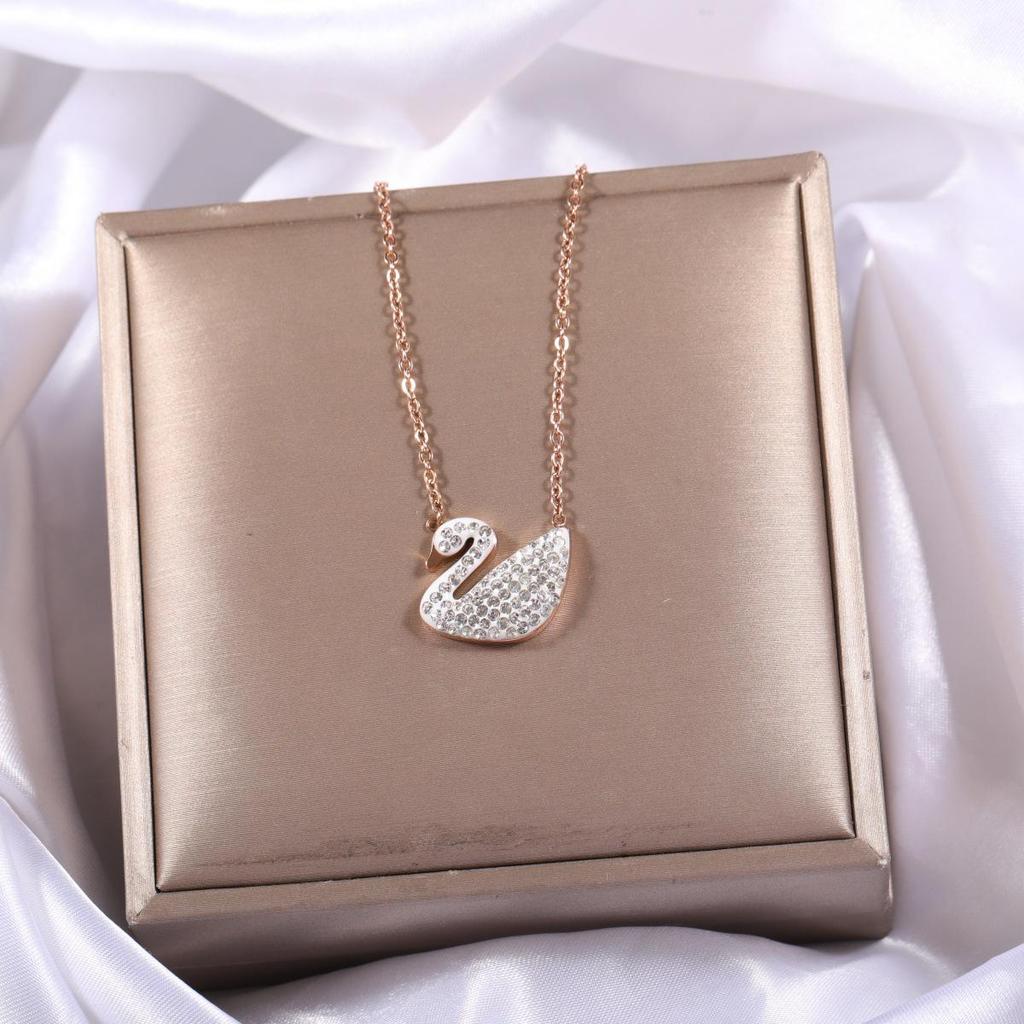 Naszyjnik z zawieszką Złe Oko i Łabędź - Delikatny Łańcuszek Klawikularny Damski z Bijącym Sercem.