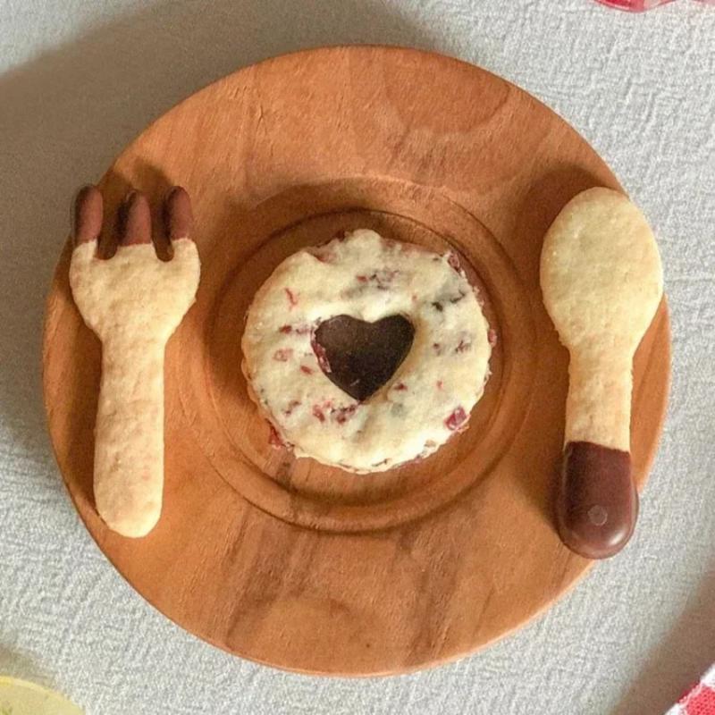 Cute Knife Fork Spoon Shaped Cookie Cutters Tableware Biscuits Moulds Stamps Stainless Steel Fondant Embossing Baking Tools