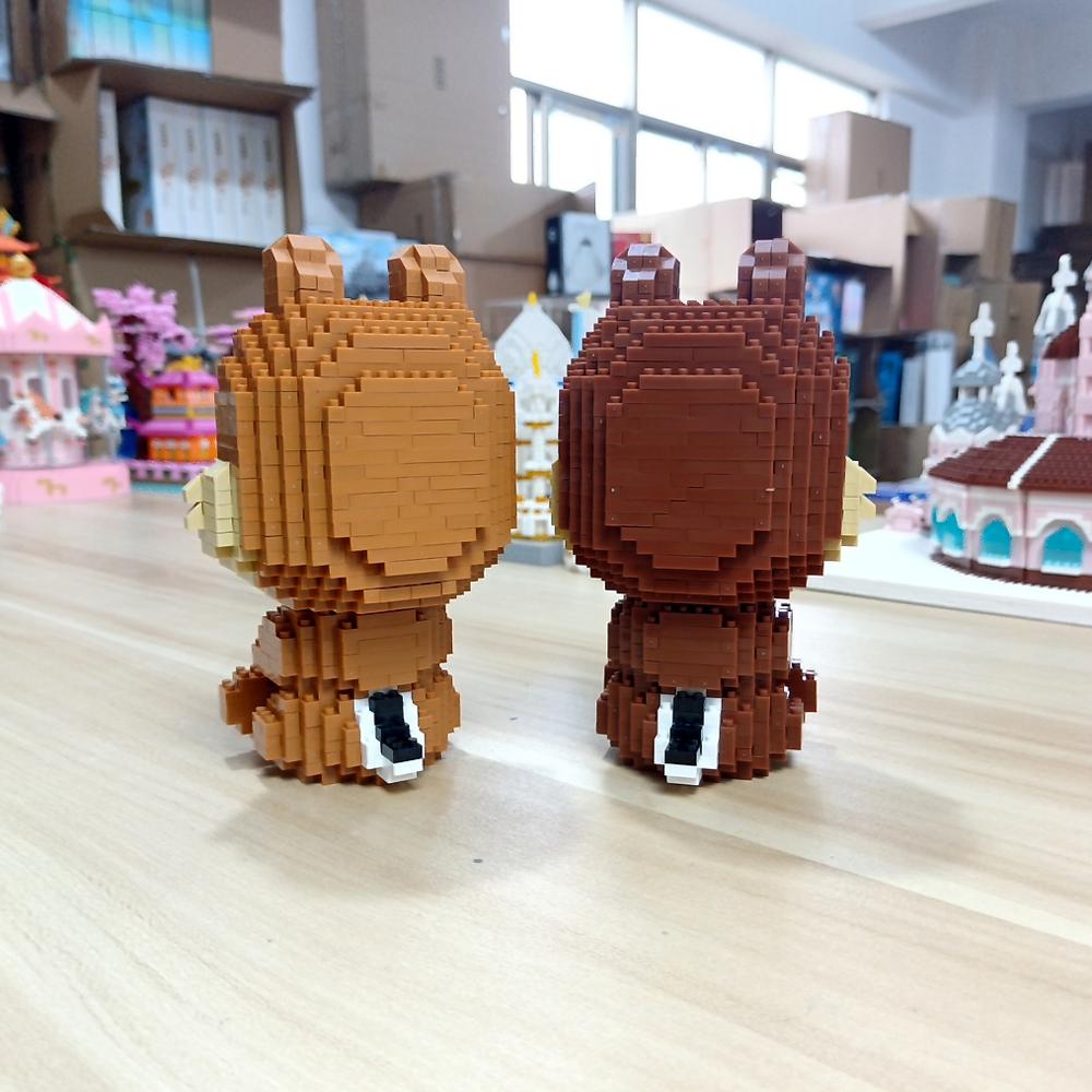 Cute Cartoon Squirrel Micro Mini Building Set - DIY Diamond Bricks Puzzle for Home Decor, STEM Educational Gift for Boys Girls