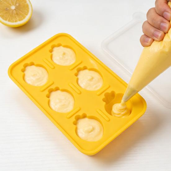 Carrot Shape Ice Cube Tray with Lid Carrot Shape 6-Cavity Food-Grade Silicone Mold for Whiskey Cocktails Easy-Release Leak-Proof Ice Cube Maker for