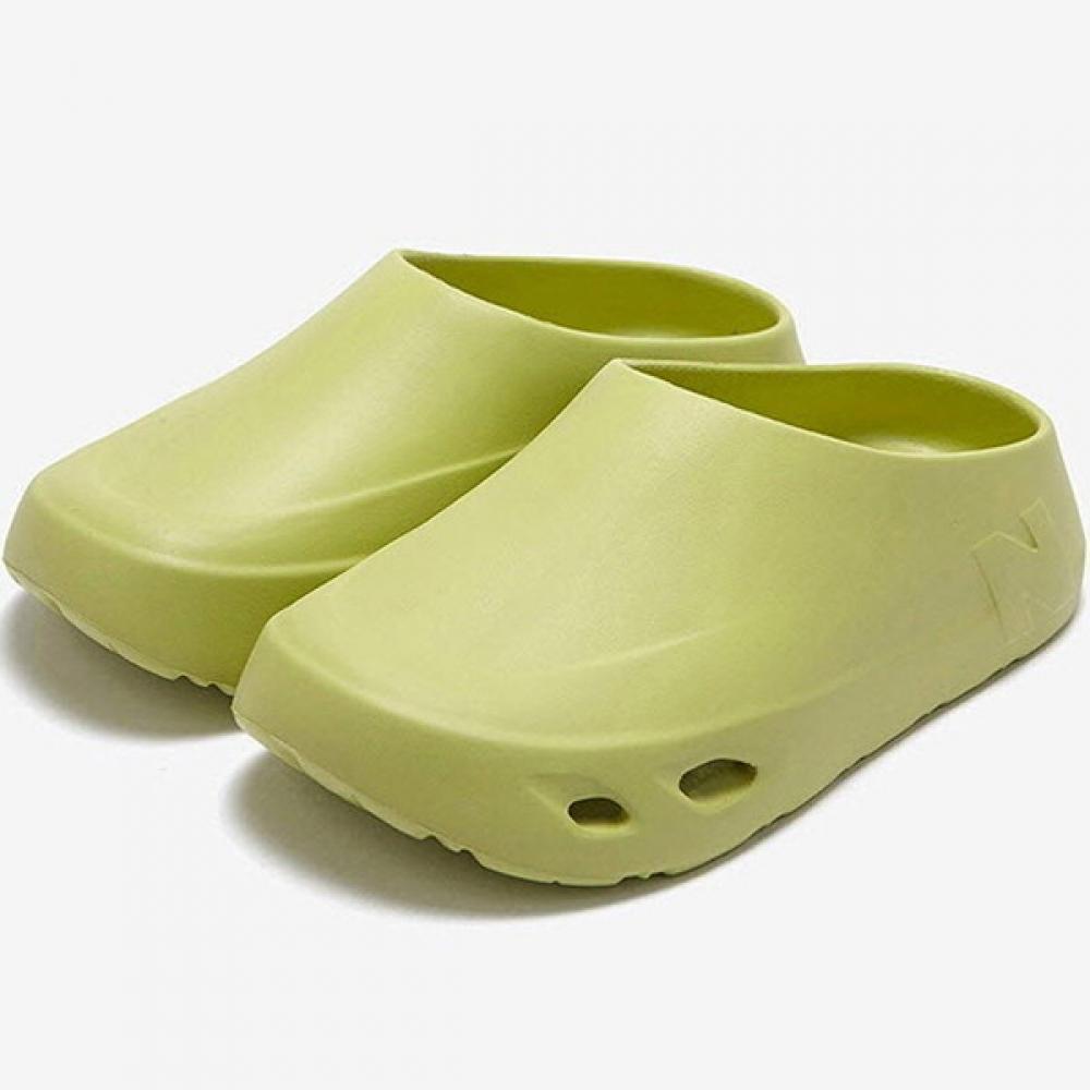 

Новые тапочки-полуботинки New Balance Sd5501ye2 230