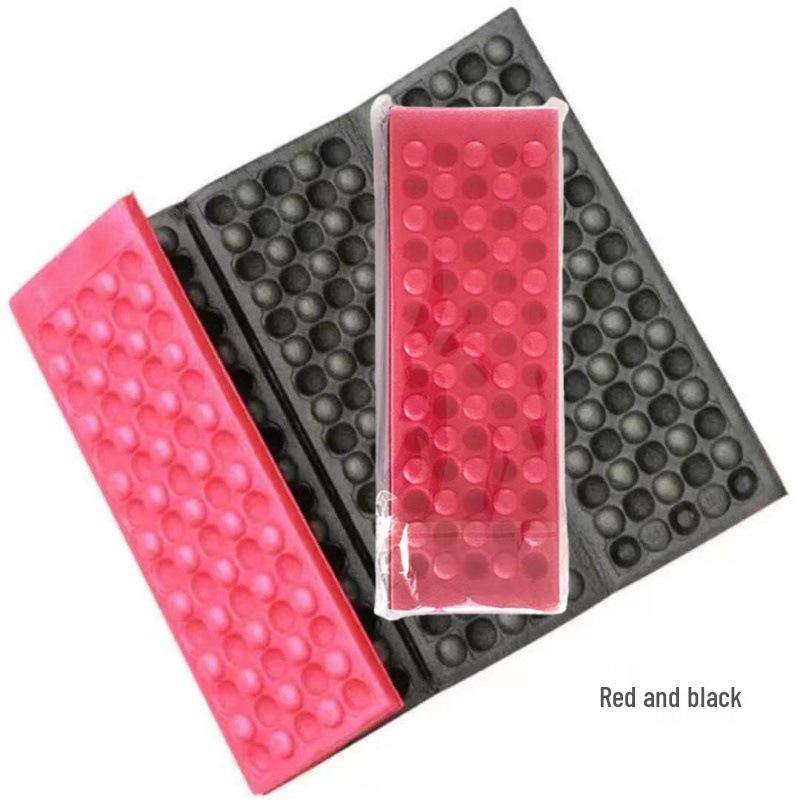 XPE Four-Fold Portable Outdoor Seat Cushion: Moisture-Proof Honeycomb Egg Crate Picnic Mat with Foam Insulation